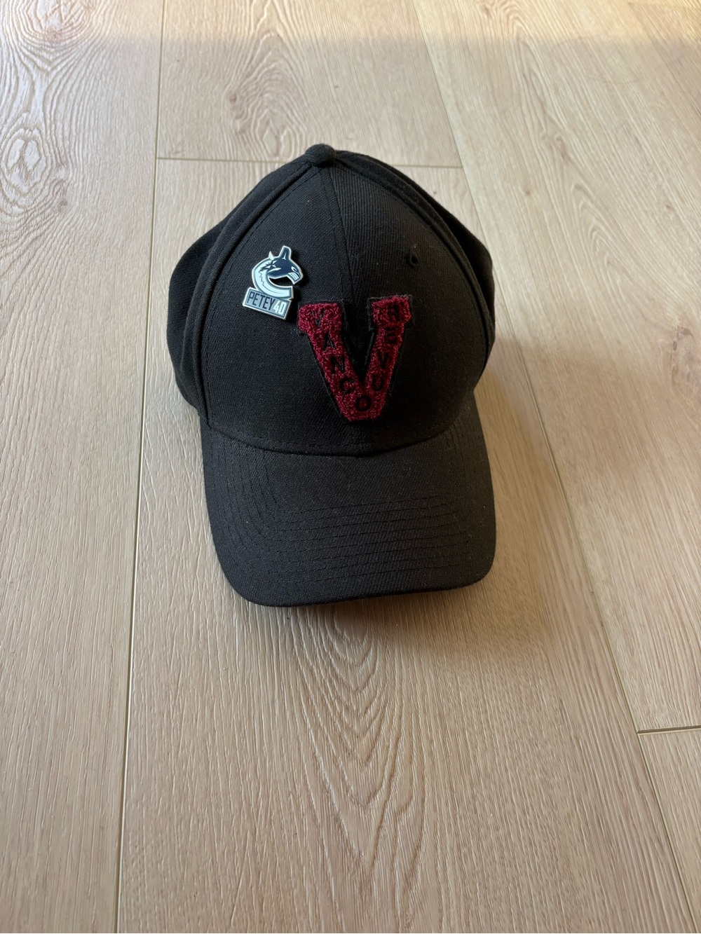 Canucks New Era Black Cap - player series Elias Pettersson